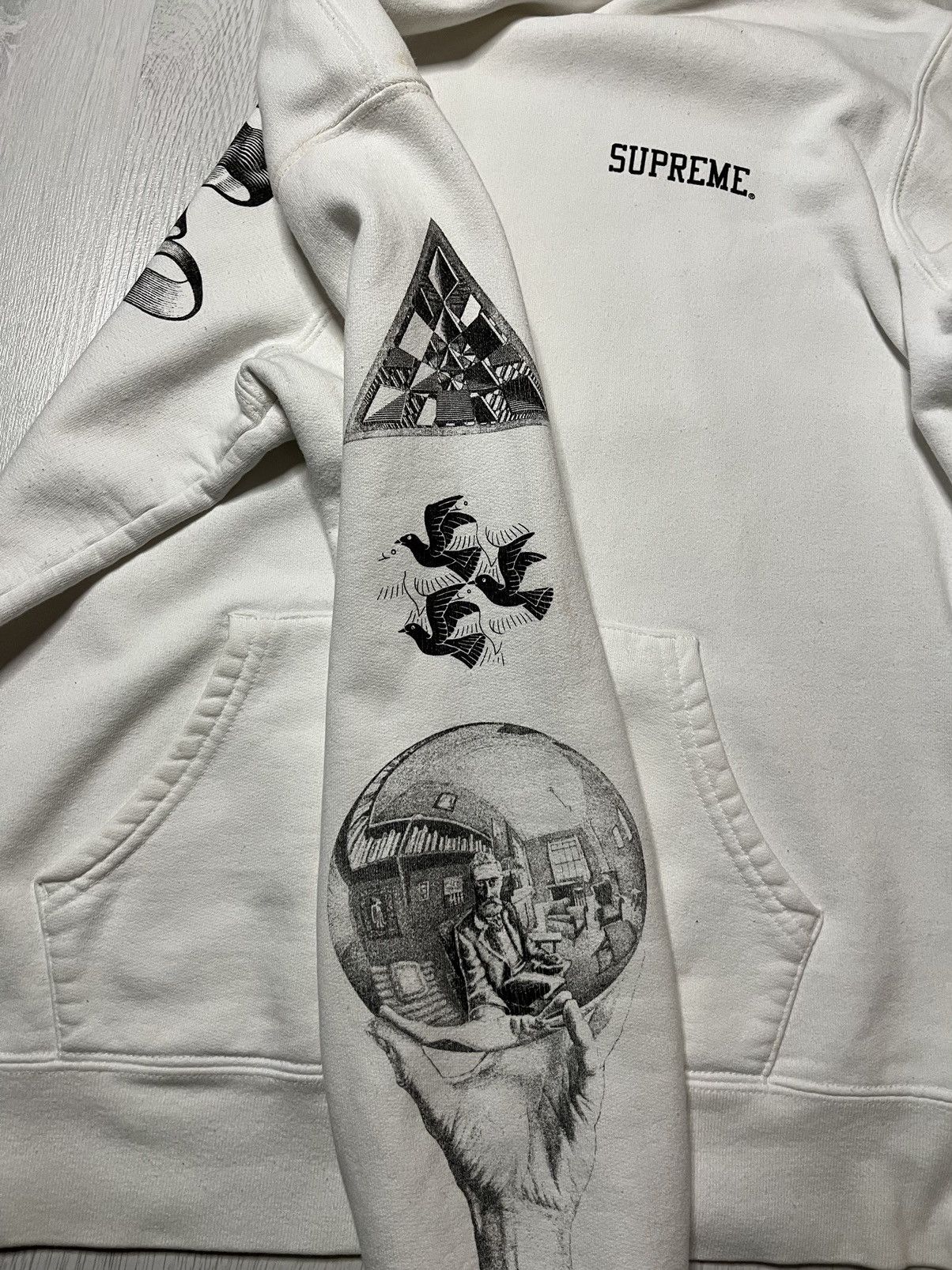 Supreme Supreme MC Escher Pullover SS17 White Size US M / EU 48-50 / 2 - 2 Thumbnail