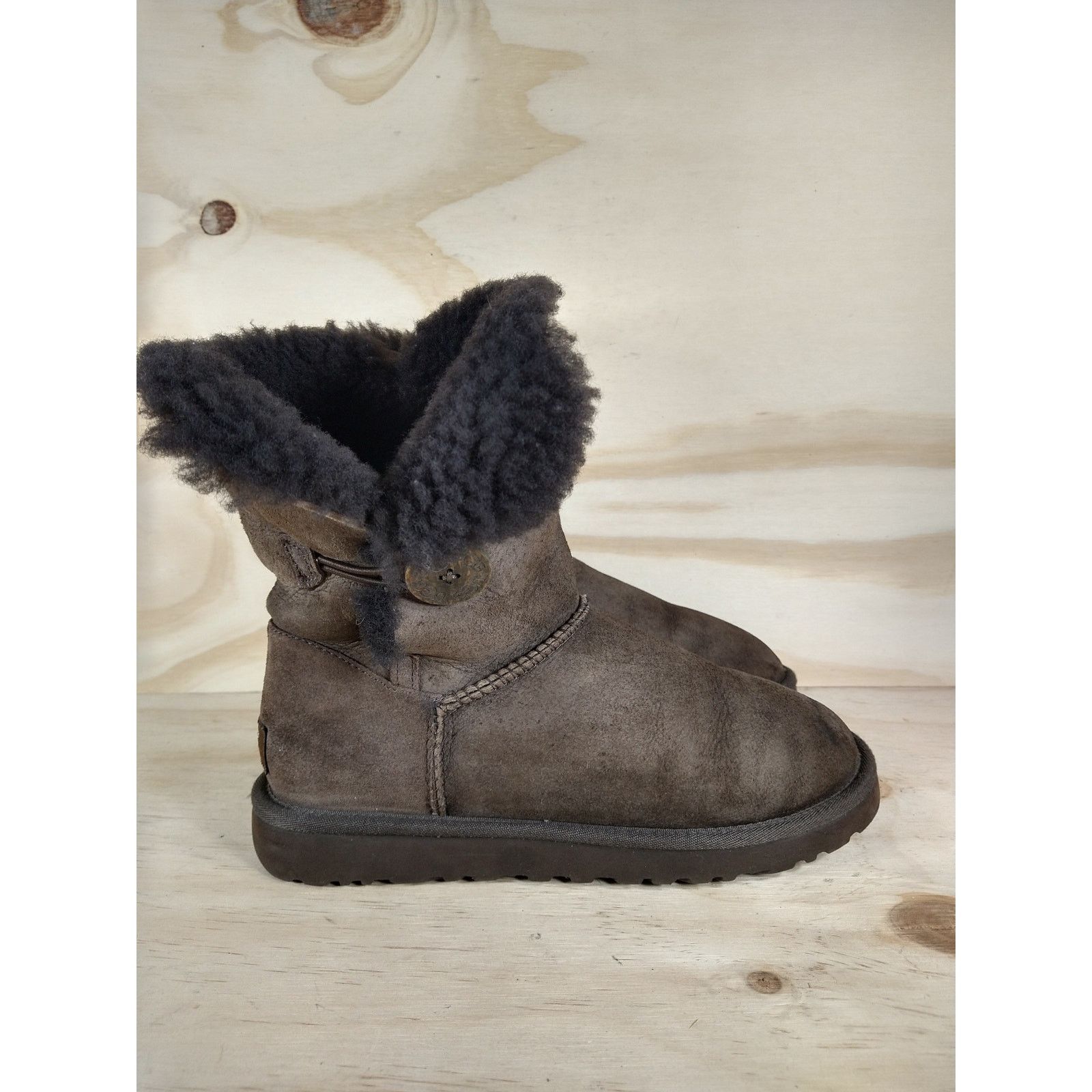 Ugg UGG Australia - Bailey Button - Boots Brown/Black Women's 7 Size US 7 / IT 37 - 1 Thumbnail