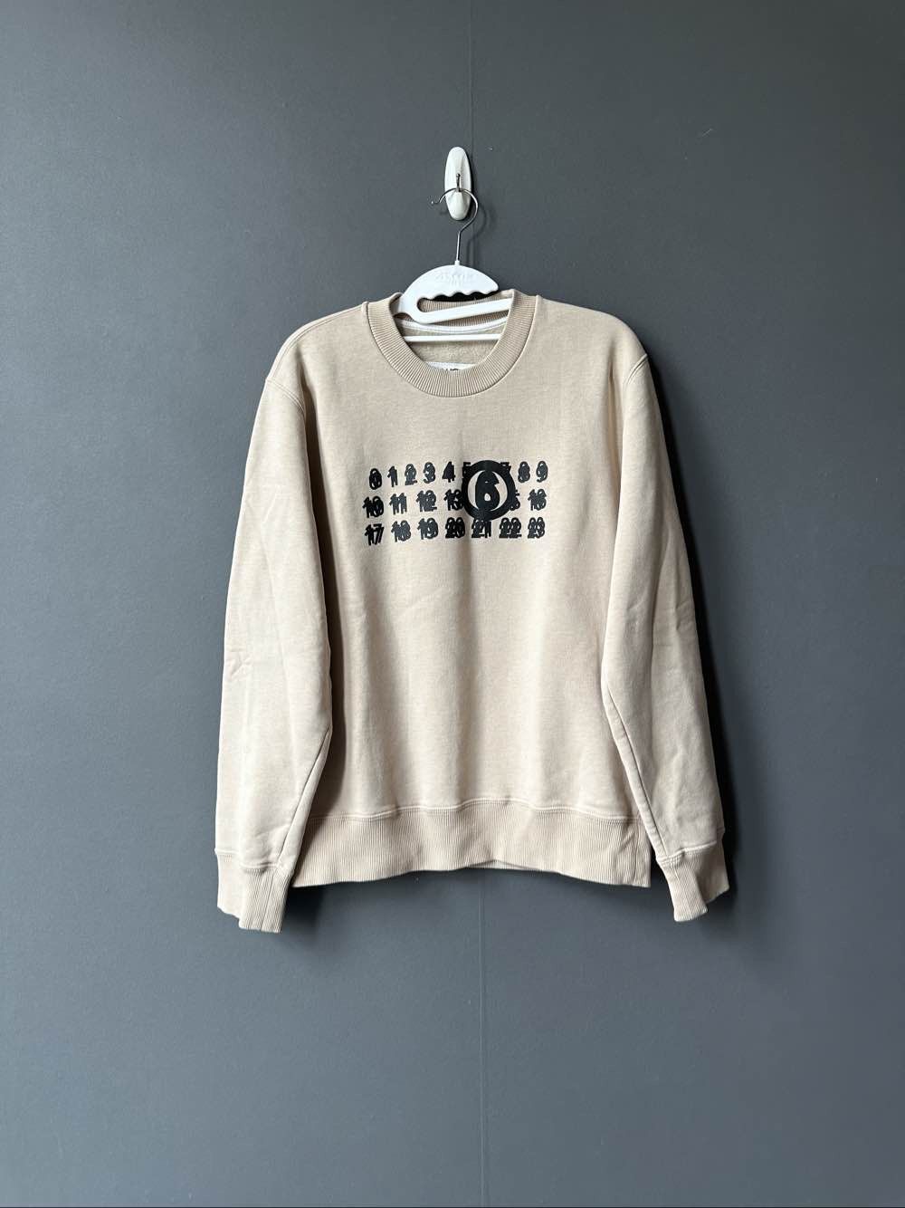 MM6 MM6 Maison Margiela Number Logo Sweatshirt XS Size XS / US 0-2 / IT 36-38 - 1 Thumbnail