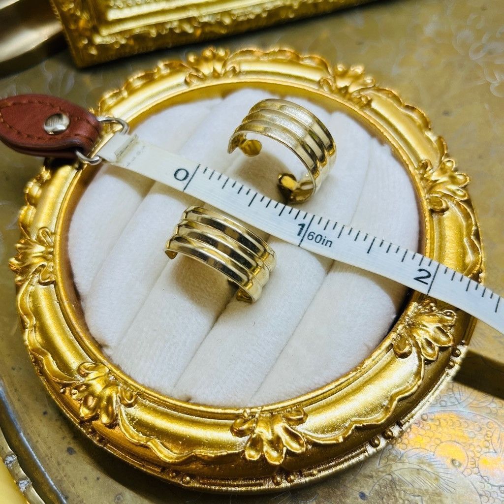 Vintage Vintage Gold Toned Hoop Earrings Clip On Retro Glam Size ONE SIZE - 4 Thumbnail