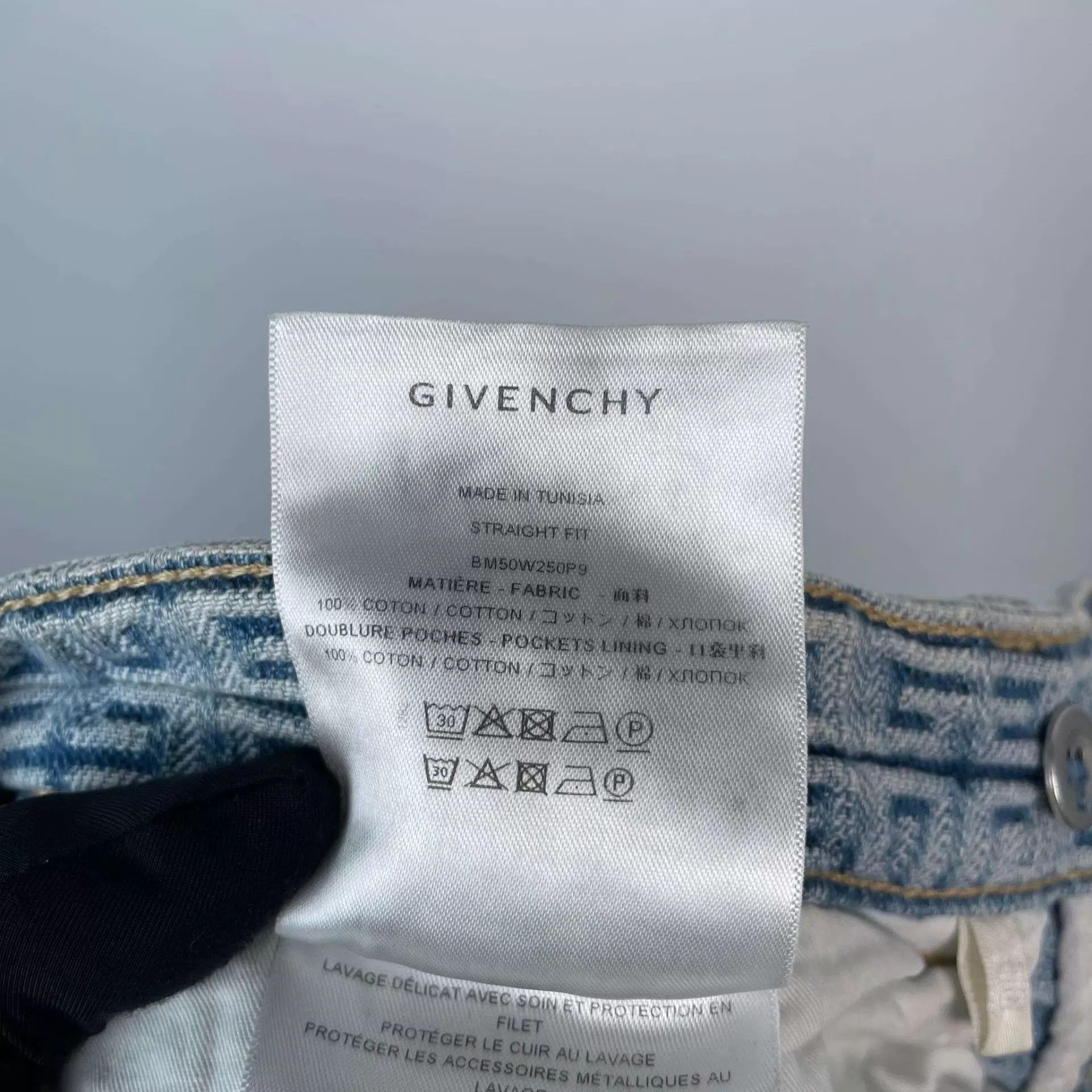 Givenchy Givenchy Light Wash Jeans 30 Size 30" / US 8 / IT 44 - 6 Thumbnail