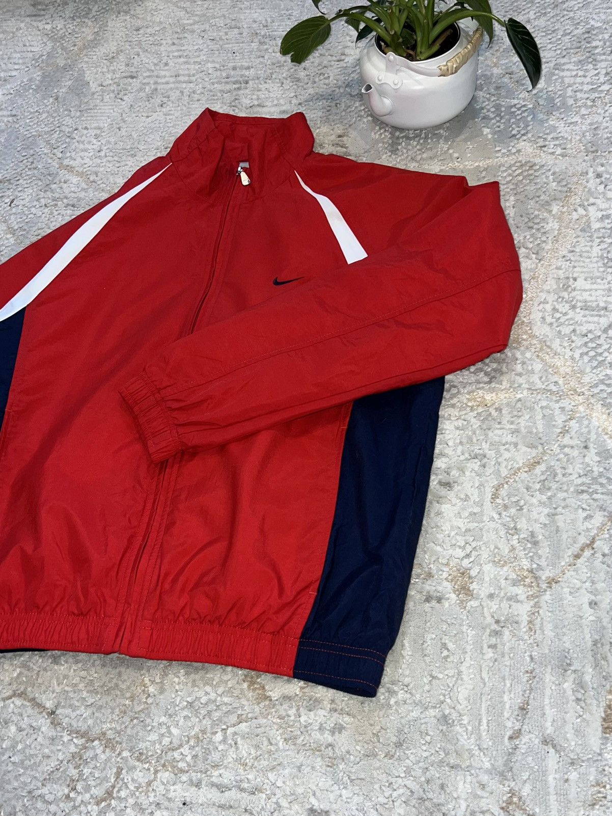 Nike × Vintage NIKE 90S VINTAGE SWOOSH CENTER LOGO NYLON WINDBREAKER JACKET Size US S / EU 44-46 / 1 - 4 Thumbnail
