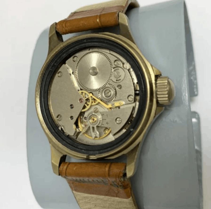 Vintage Vintage Vostok Komandirskie USSR Mechanical Watch 1125 Size ONE SIZE - 4 Thumbnail