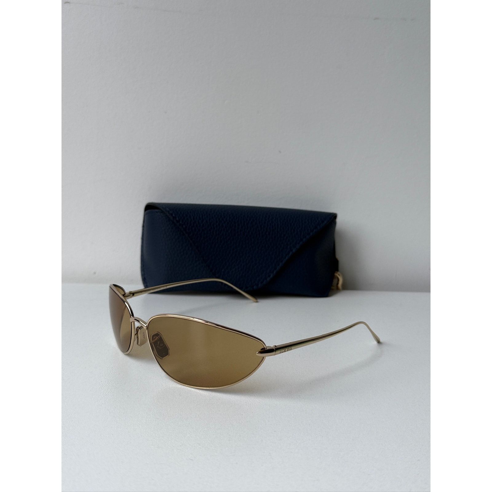 NEW Loewe LW40164U Mask Wrap Sunglasses in Gold Brown display picture 2
