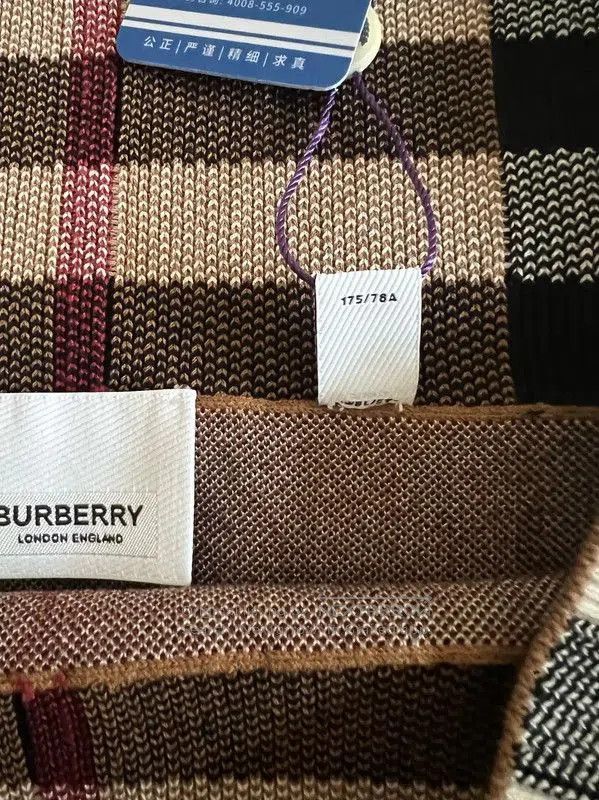 Burberry Burberry Khaki Plaid Midi Skirt for Women. Size 27" / US 4 / IT 40 - 5 Thumbnail