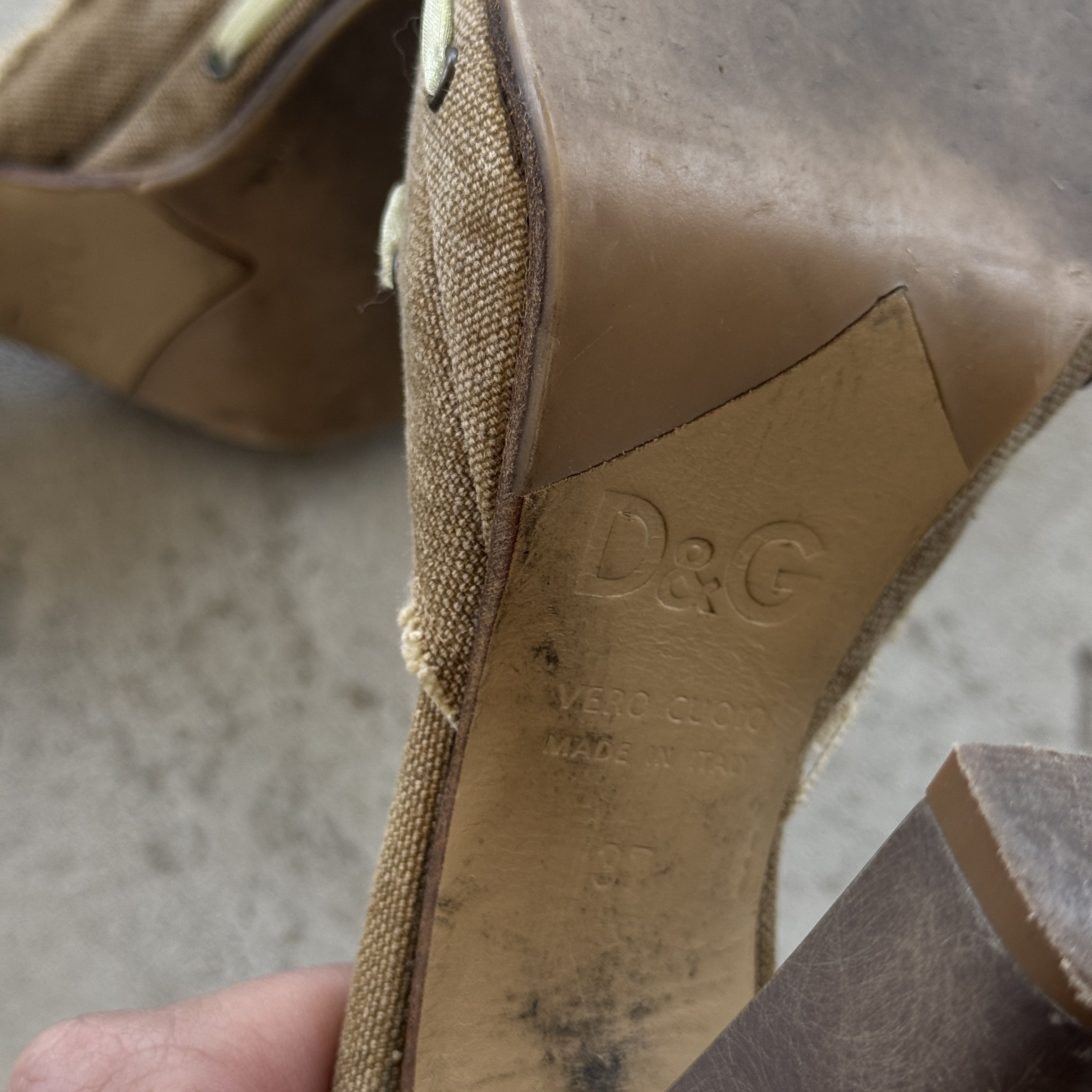 Dolce & Gabbana Vintage D&G Dolce Gabbana Tan Canvas Bow Heels Size 37 Size US 7 / IT 37 - 6 Thumbnail