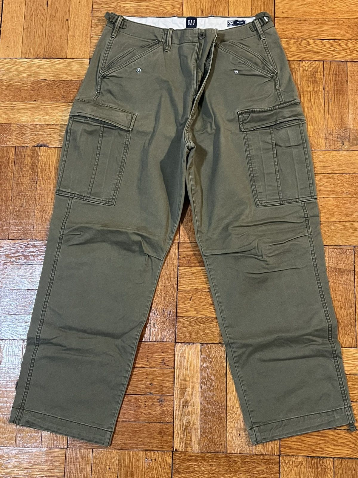 Gap Men’s Baggy Olive Green Cargo Pants