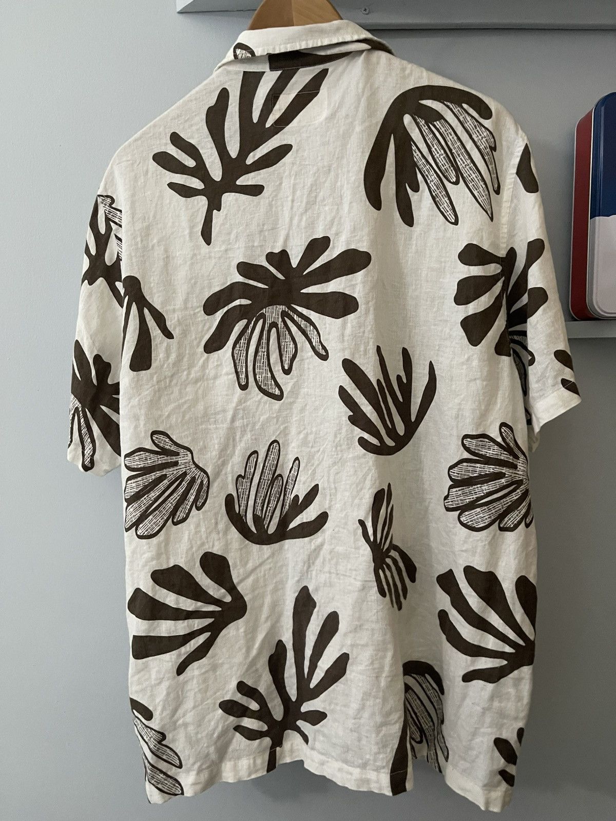 Other Beige Botanical Button-Up Shirt – Size L Size US L / EU 52-54 / 3 - 2 Thumbnail