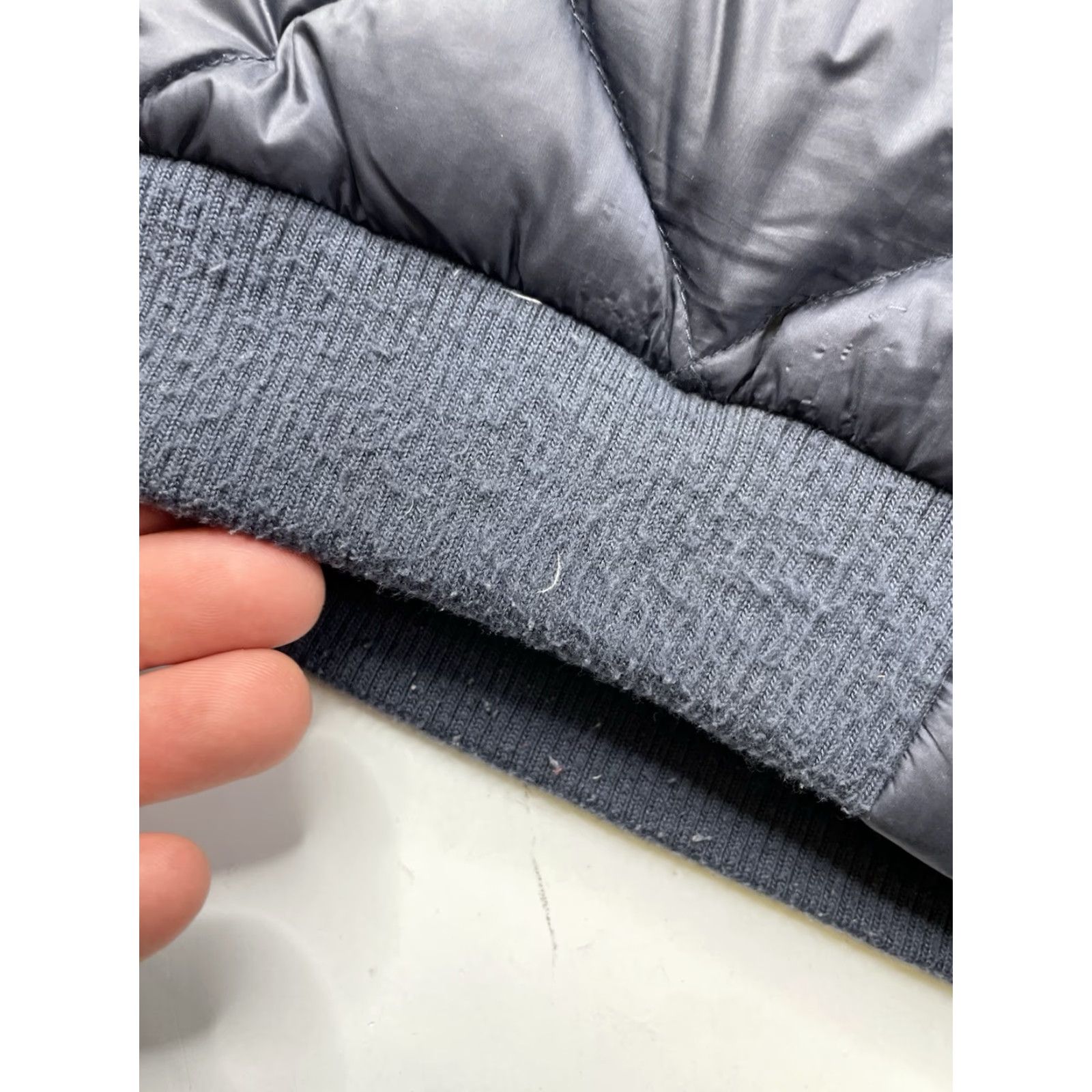 Patagonia Patagonia Vest Womens M Blue Down Quilted Full Zip Prow Bomber Quilted Down Vest Size M / US 6-8 / IT 42-44 - 3 Thumbnail