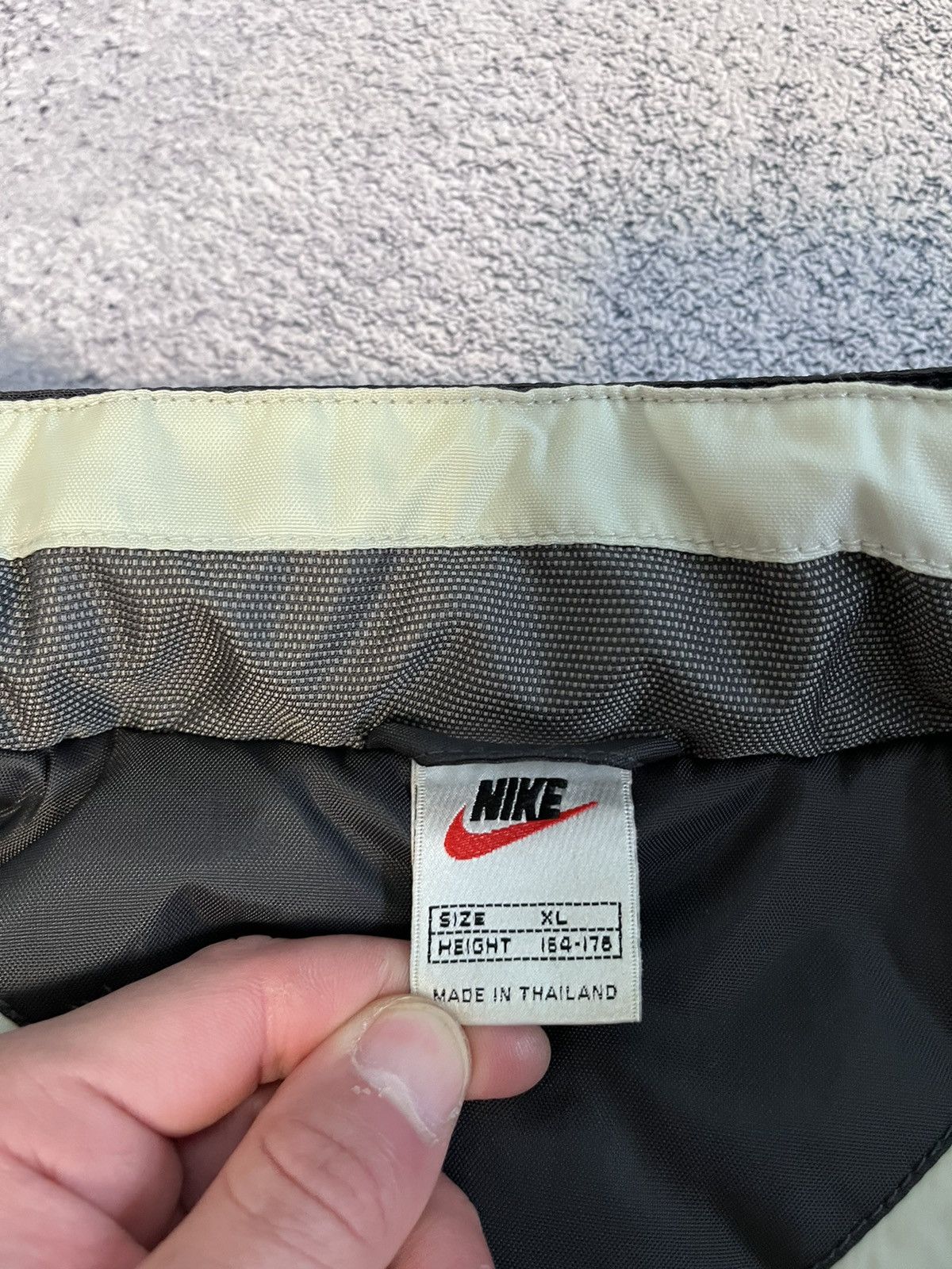 Nike Nike Kids Boys Jacket Dragons EHC Basel KLH Hockey Vintage Size US XS / EU 42 / 0 - 6 Thumbnail