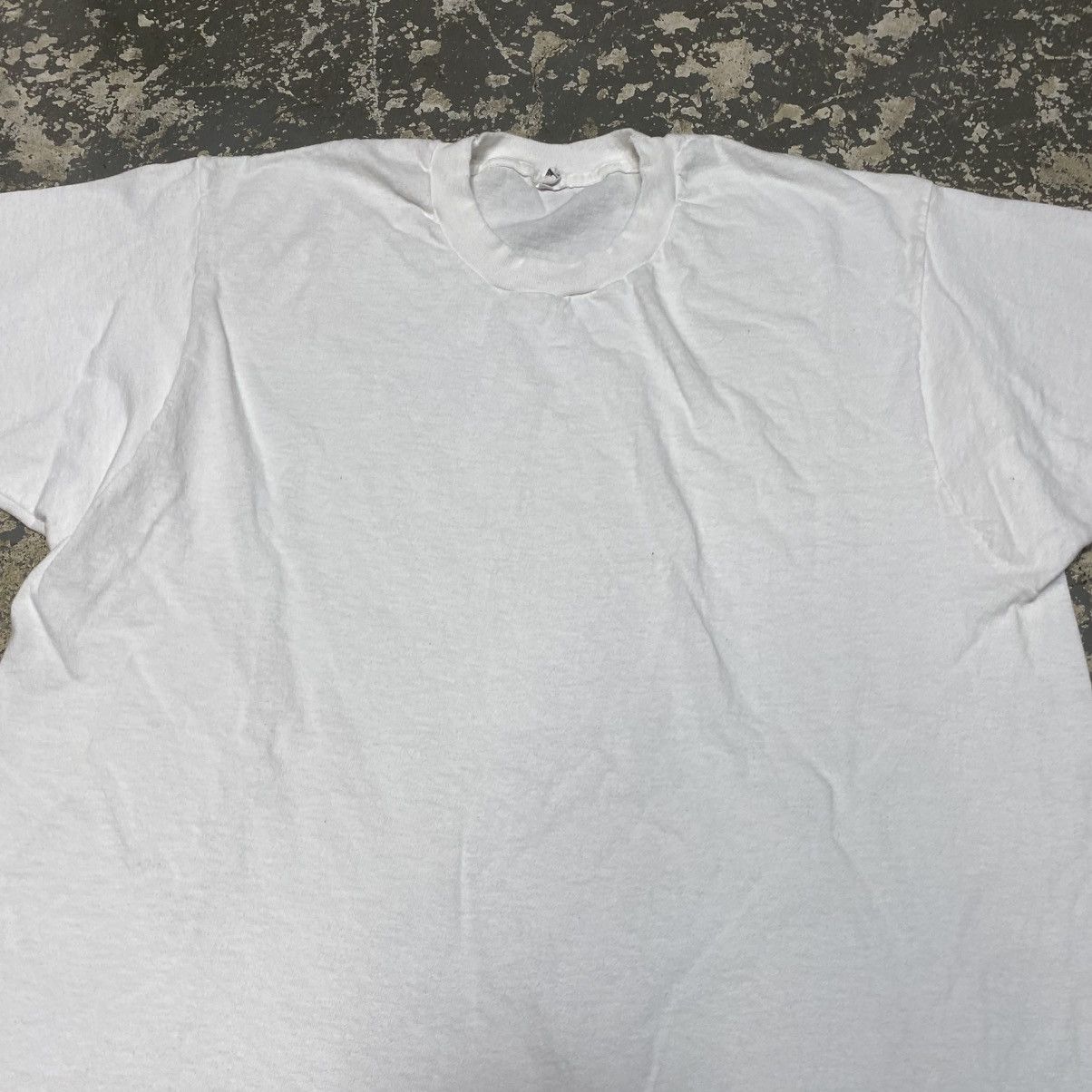 Unsound Rags × Vintage Vintage White Fruit Of The Loom Blank Single Stitch Tshirt Size US XL / EU 56 / 4 - 10 Thumbnail