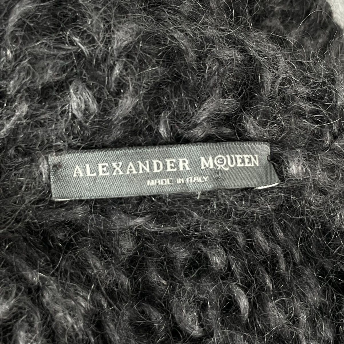Alexander McQueen 🔥RARE🔥Alexander McQueen Asymmetric Wool Knitted Coat sz M Size M / US 6-8 / IT 42-44 - 9 Thumbnail