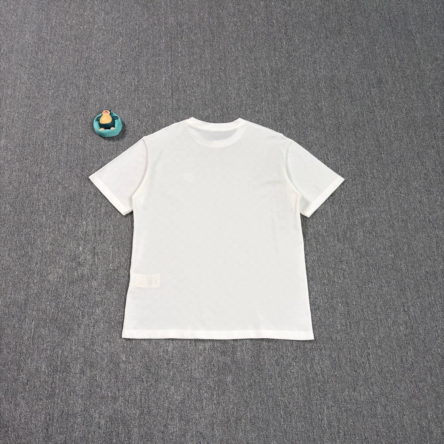 Louis Vuitton Louis Vuitton Damier Embroidered Logo Tee L Near New Size US L / EU 52-54 / 3 - 2 Thumbnail