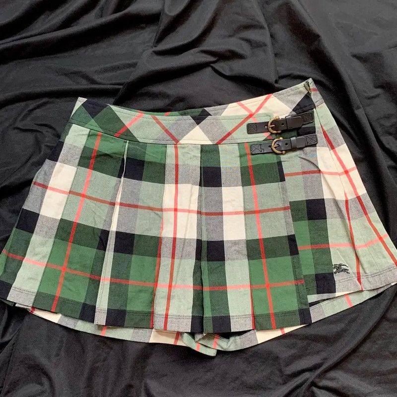 Burberry Burberry Green Plaid Women's Casual Short Pants Size 23" - 1 Thumbnail