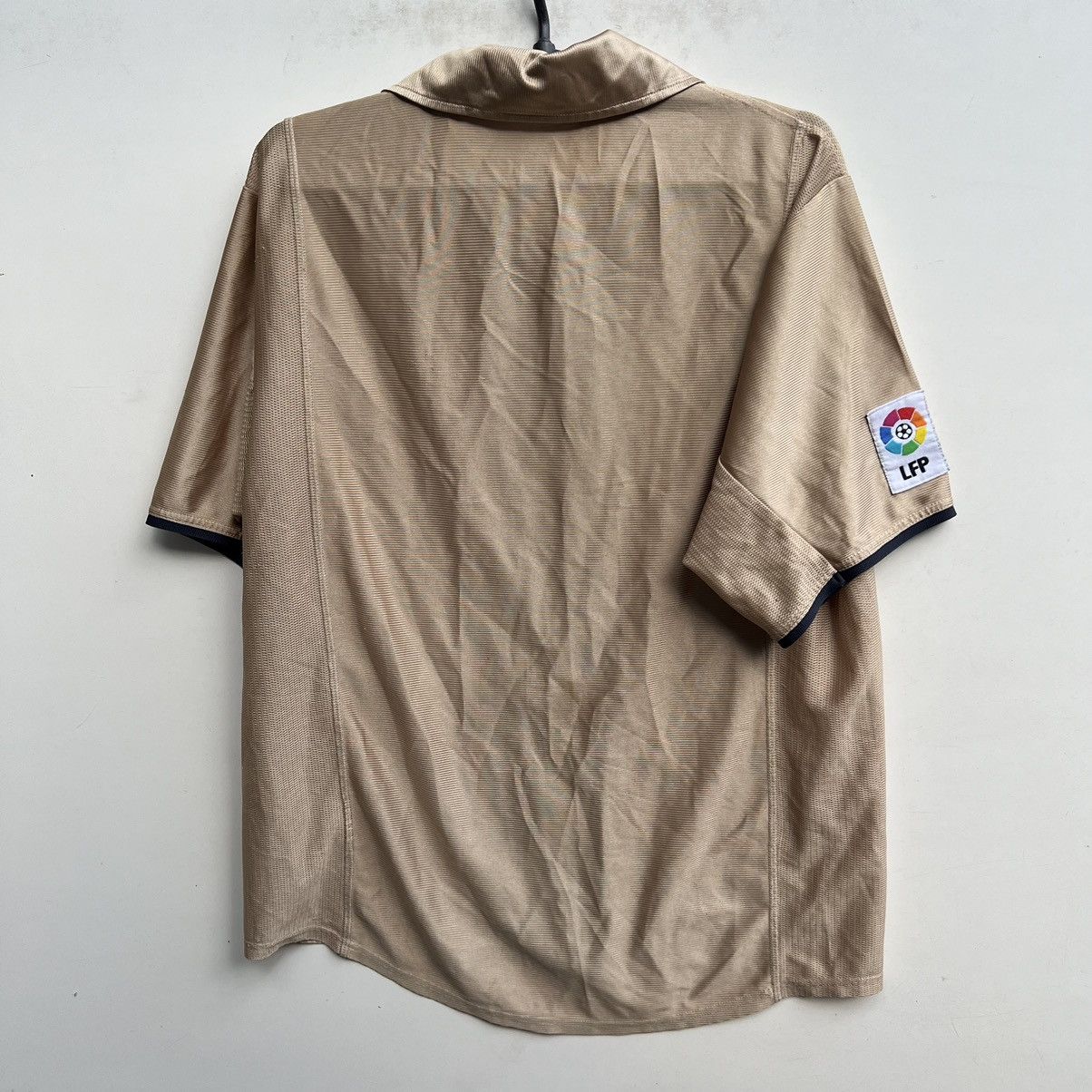 Other BARCELONA 2001 2002 FOOTBALL SHIRT SOCCER JERSEY NIKE Size US M / EU 48-50 / 2 - 5 Thumbnail