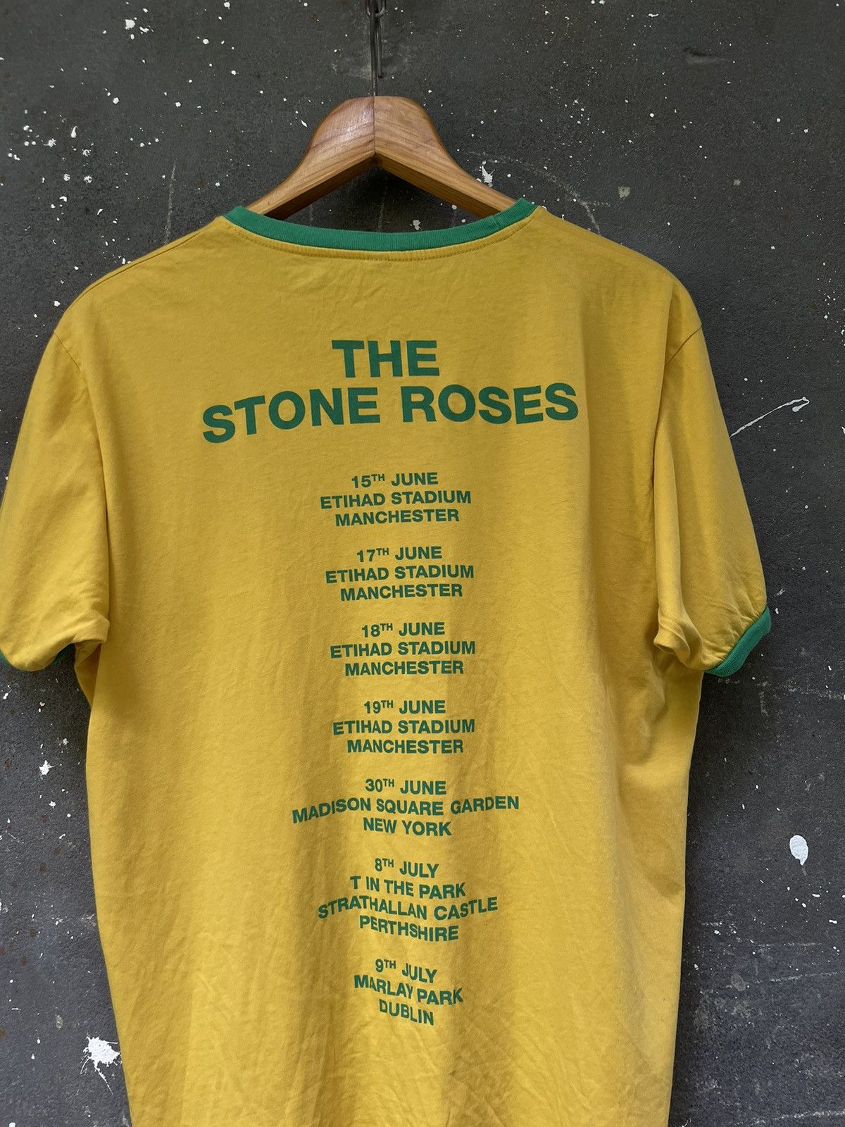 Vintage The Stone Roses 00’s Vintage T-Shirt Tour Yellow RARE Size US L / EU 52-54 / 3 - 5 Thumbnail