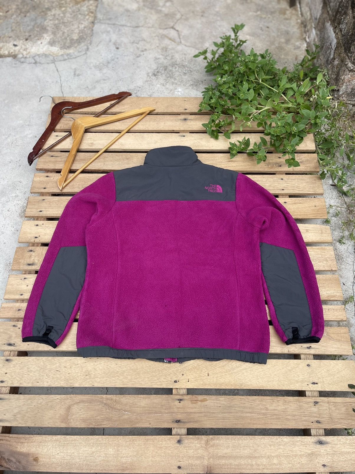 The North Face The North Face Two-Tone Full Zip Fleece Jacket Magenta Grey Size S / US 4 / IT 40 - 2 Thumbnail