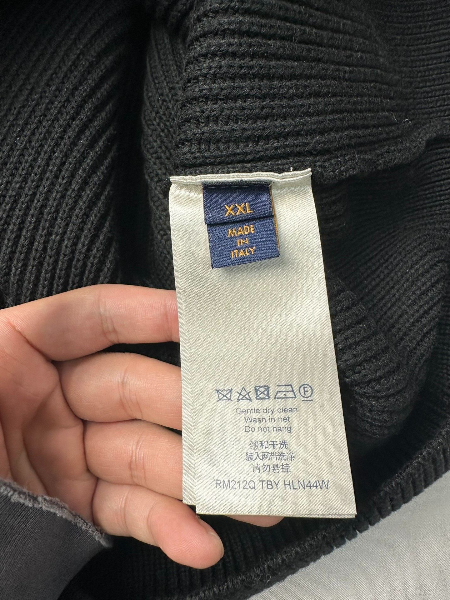 Louis Vuitton Louis Vuitton black doll sweater Nextarrow-2501 Size US XXL / EU 58 / 5 - 6 Thumbnail