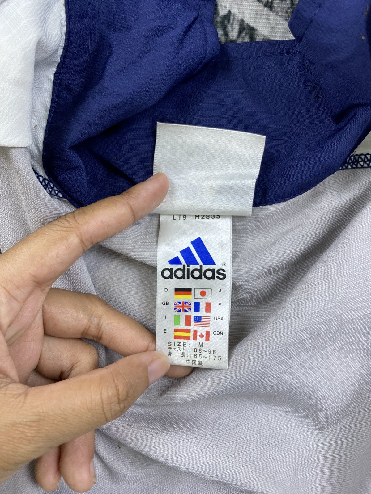 Adidas Vintage 90s Adidas Striped Light Grey Zipper Jacket Size US L / EU 52-54 / 3 - 9 Thumbnail
