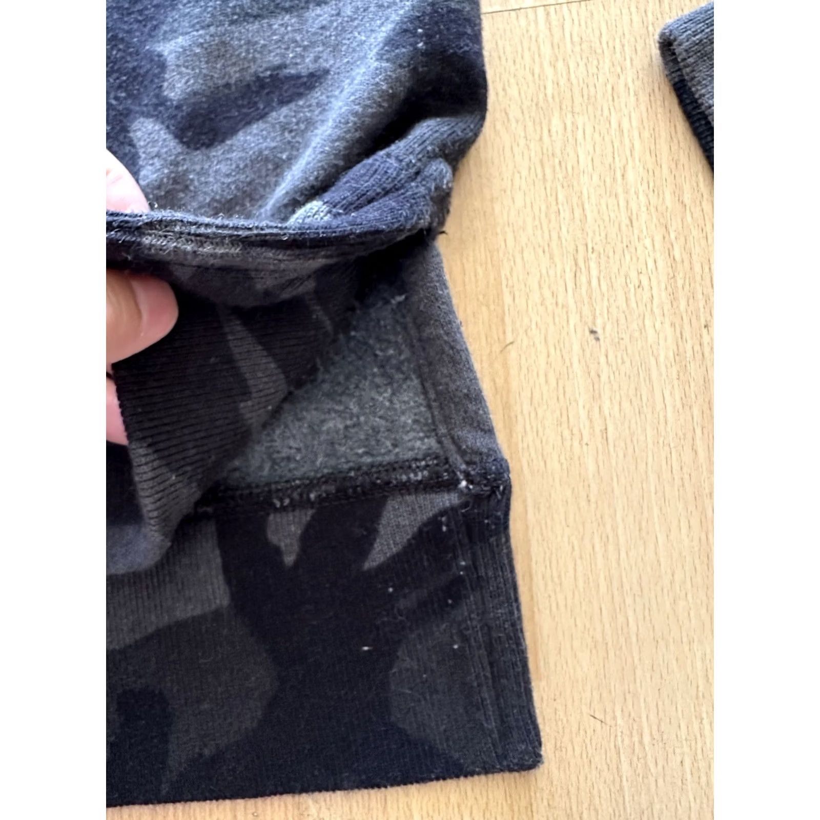 Polo Ralph Lauren Polo Ralph Lauren Sweatshirt Womens Size Small Black Gray Camo Pullover Size S / US 4 / IT 40 - 5 Thumbnail