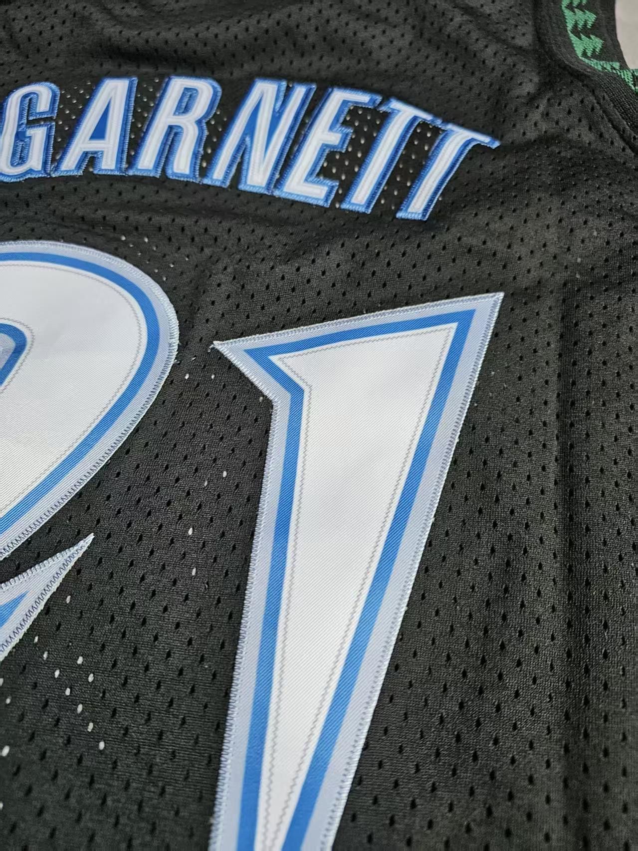 NBA #21 Kevin Garnett Jersey Timberwolves 1997 1998 Size US L / EU 52-54 / 3 - 3 Thumbnail