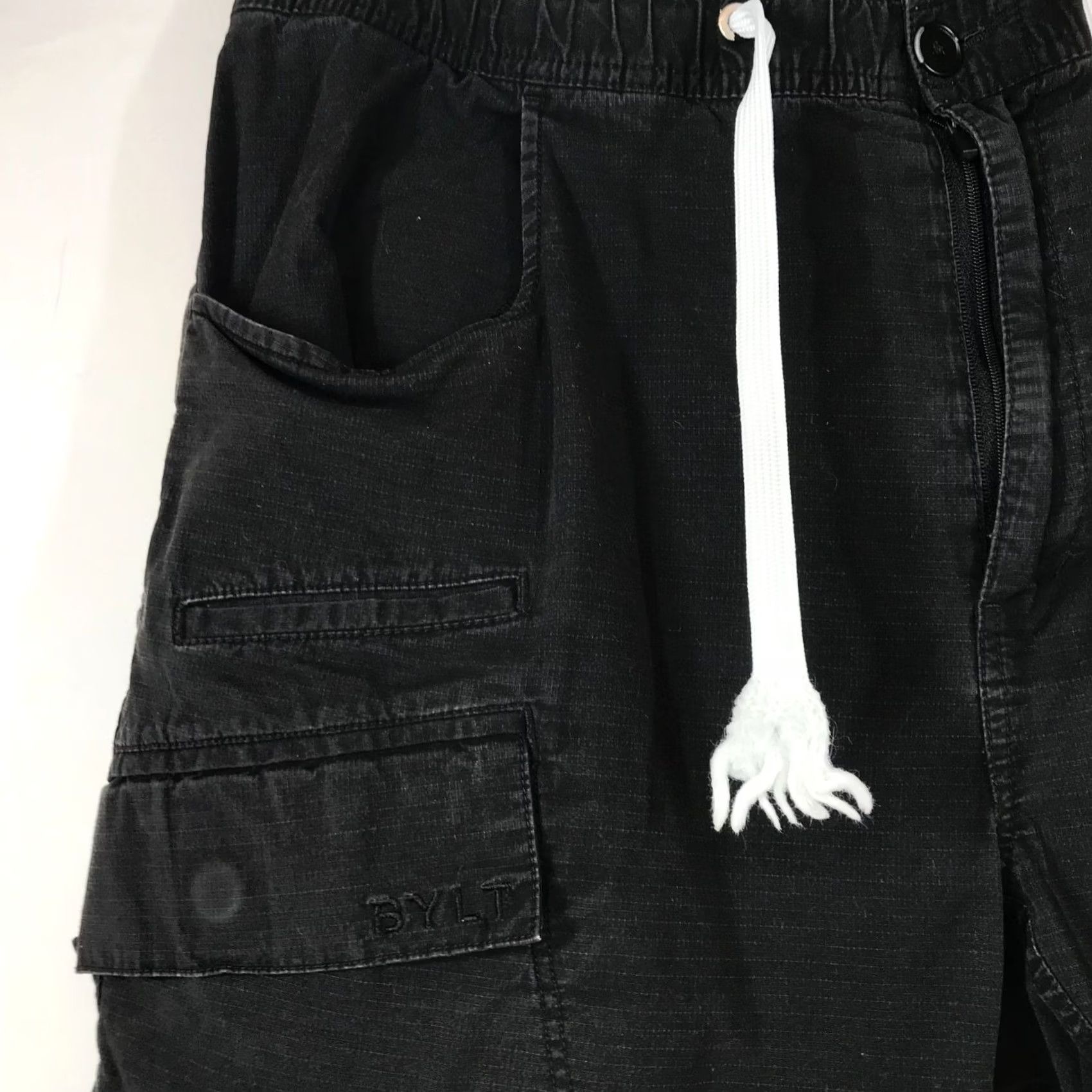 Vintage BYLT MEN'S XL BLACK WEEKENDER CARGO SHORTS Size US 36 / EU 52 - 2 Thumbnail