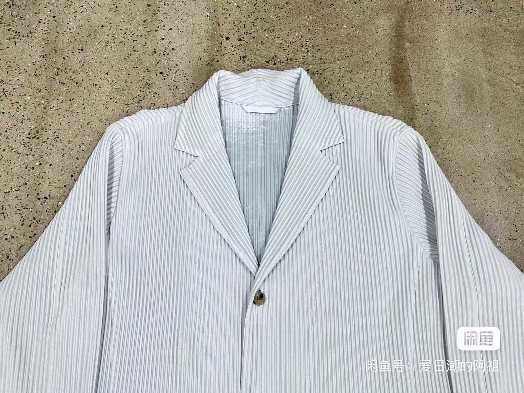 Issey Miyake Issey Miyake Pleats Oversized Coat Gray 3 HP55JD202 Size US L / EU 52-54 / 3 - 5 Thumbnail