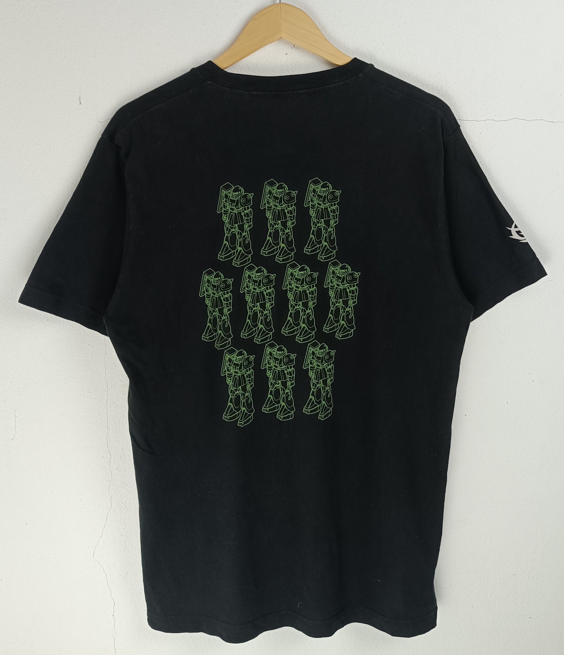 Anime VINTAGE GUNDAM MS-06 'ZAKU II' 40TH ANNIVERSARY TEE Size US L / EU 52-54 / 3 - 4 Thumbnail
