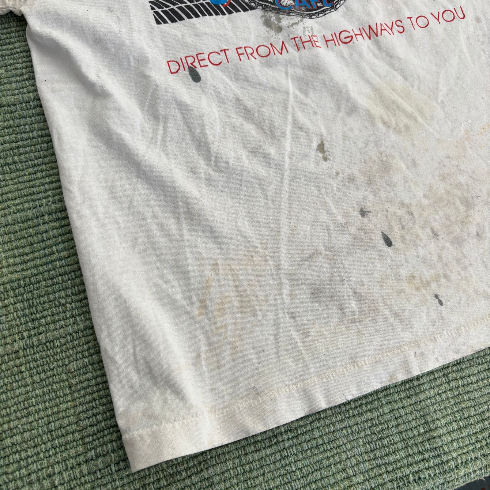 Vintage Vintage thrashed Road Kill Cafe hard rock parody tee shirt Size US L / EU 52-54 / 3 - 5 Thumbnail