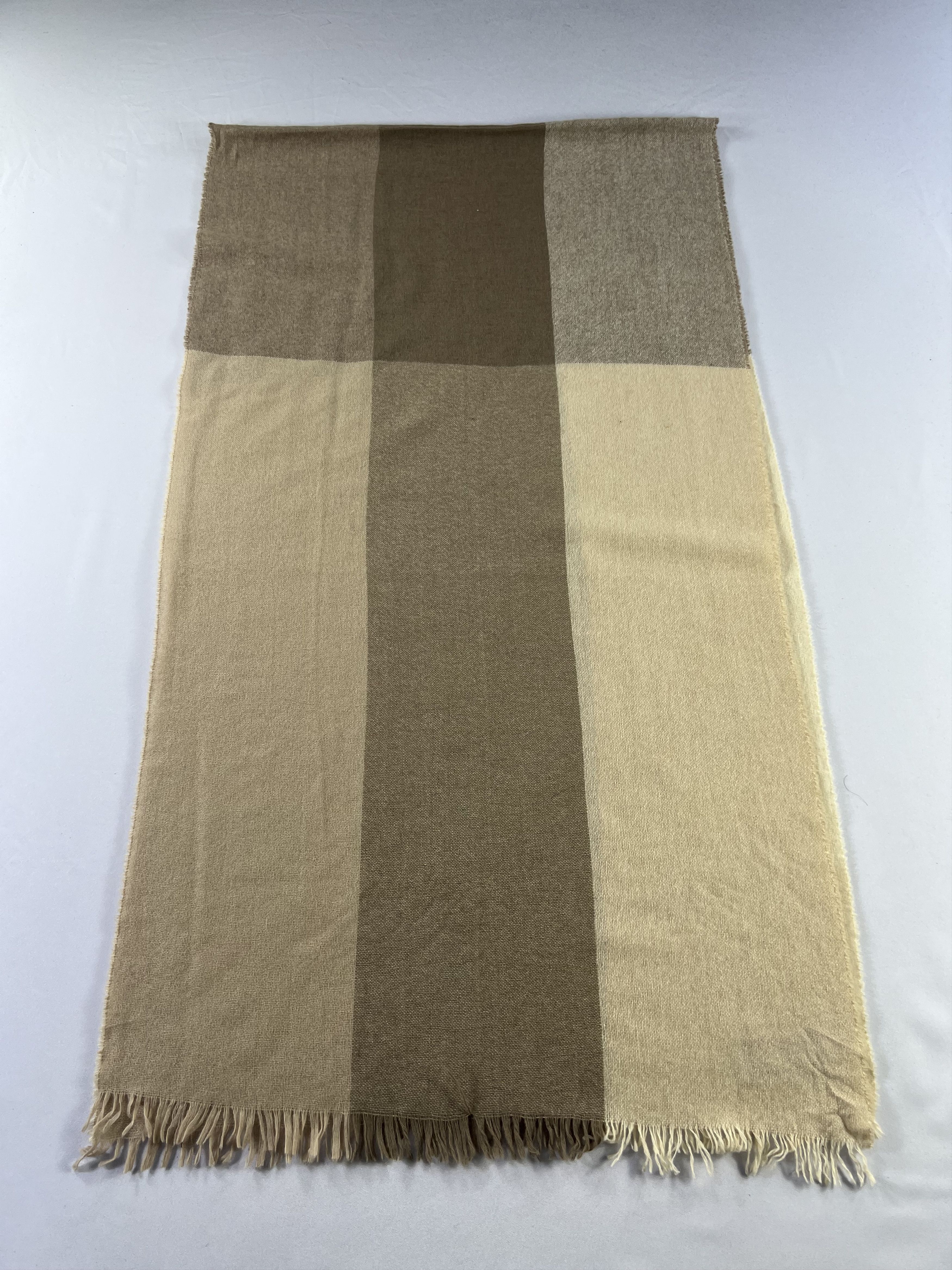 Johnstons Of Elgin Johnstons Of Elgin Oversize Scarf / Muffler / Neckwear P1018 Size ONE SIZE - 2 Thumbnail