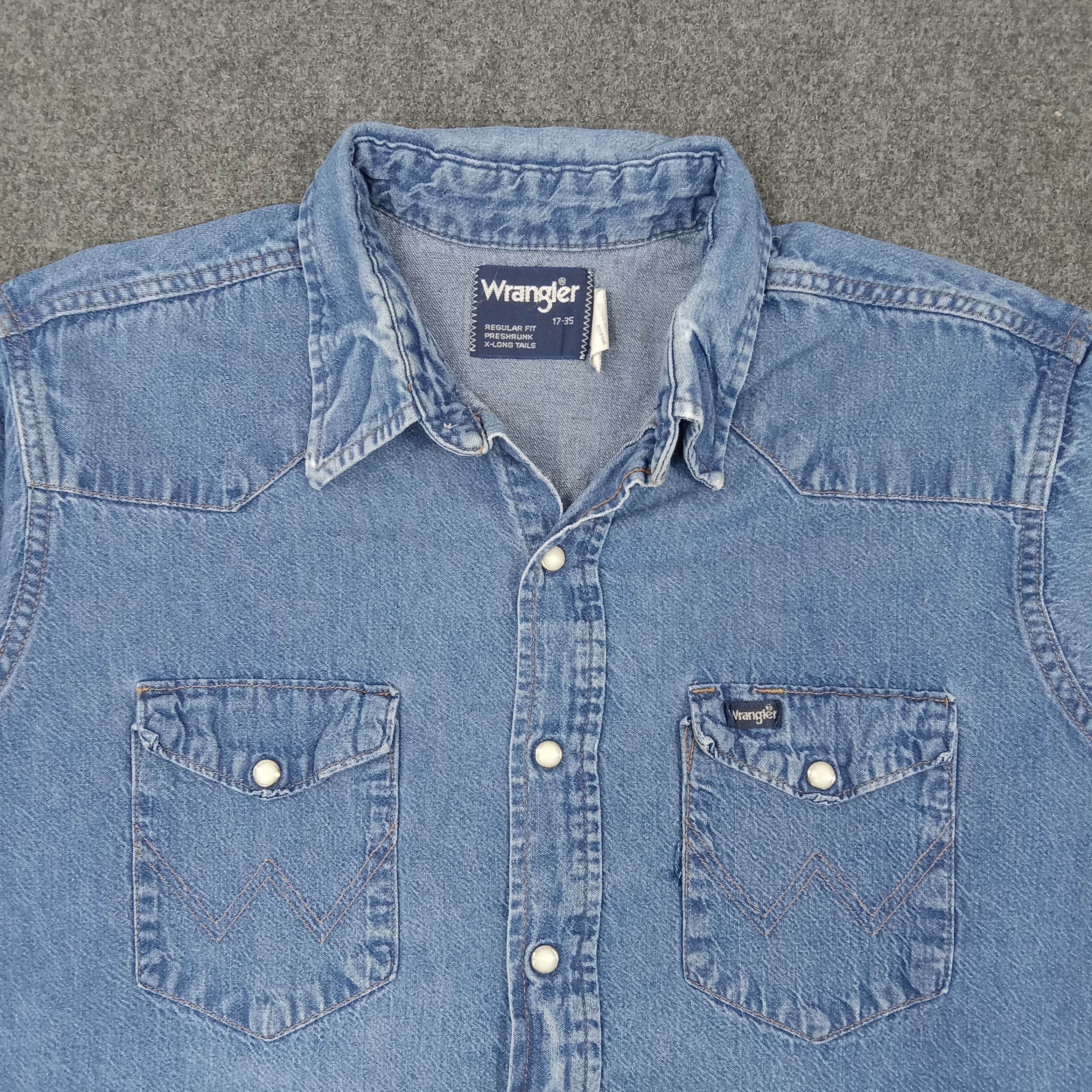 Vintage × Wrangler Wrangler American Retro Style Denim Shirt Button Up Size US XL / EU 56 / 4 - 2 Thumbnail