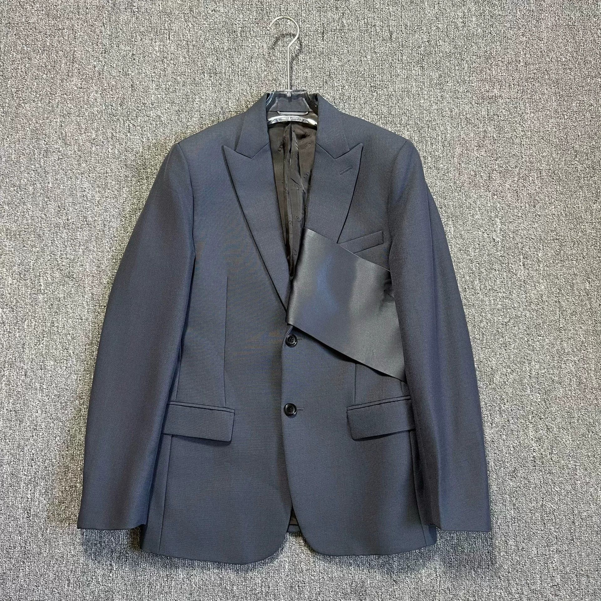 Dior Dior Men Satin Runway Blazer Size US S / EU 44-46 / 1 - 1 Thumbnail