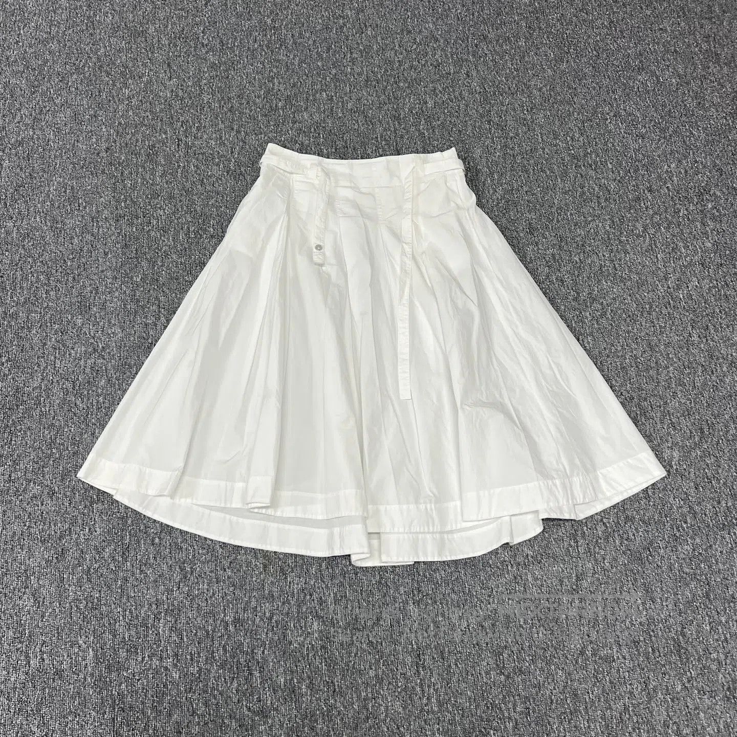 Loro Piana LORO PIANA SIZE 42 White half-skirt| Size 25" / US 0 / IT 36 - 1 Thumbnail