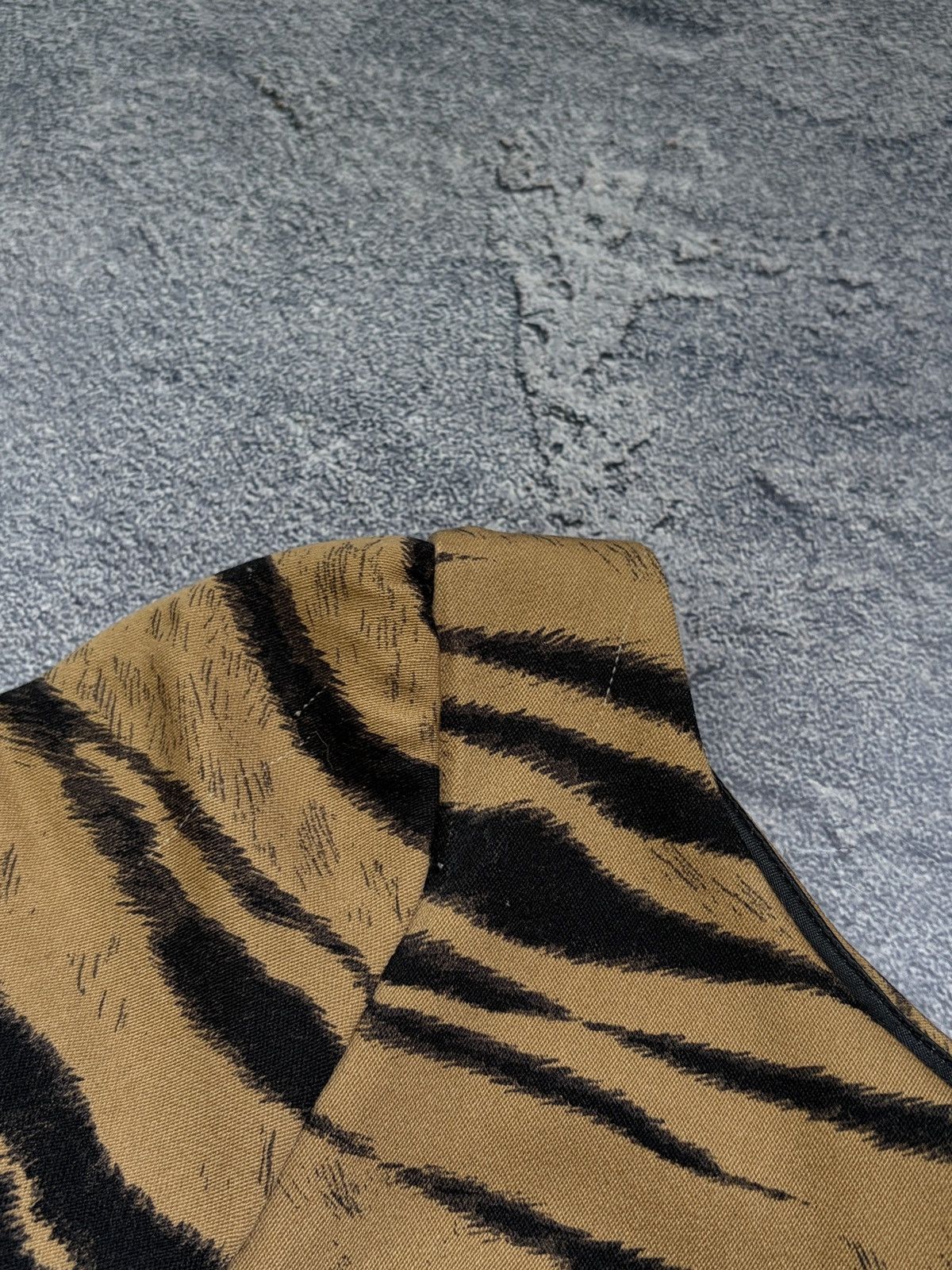 Moschino Vtg Moschino Tiger Stripe Cap Sleeve Pencil Bodycon Dress Size L / US 10 / IT 46 - 9 Thumbnail