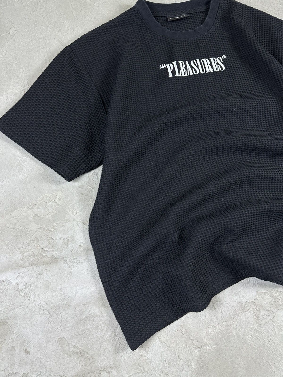 Pleasures Vintage Pleasures Logo T-shirt Size US XL / EU 56 / 4 - 2 Thumbnail