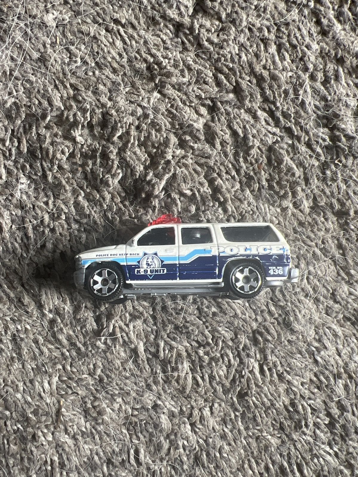 Chevrolet 1999 Mattel Matchbox 2000 Chevrolet Suburban Size ONE SIZE - 3 Thumbnail