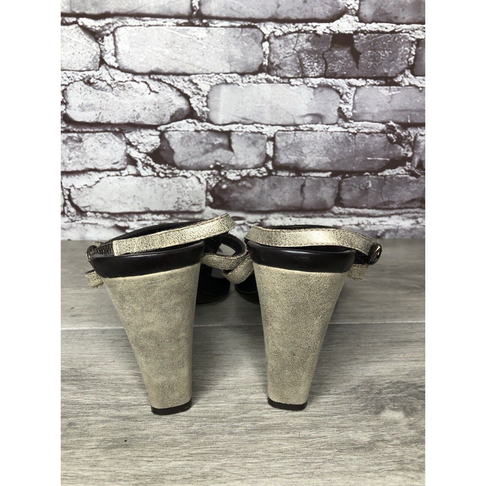 Donald Pliner Donald J. Pliner Peggy Gray Shimmer Leather T- Strap Heels S Size US 11 / IT 41 - 4 Thumbnail