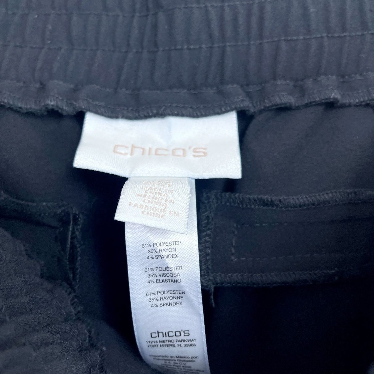 Chicos Chicos So Slimming Magique Tapered Ankle Pants Black M 1.5 Size 27" / US 4 / IT 40 - 6 Thumbnail