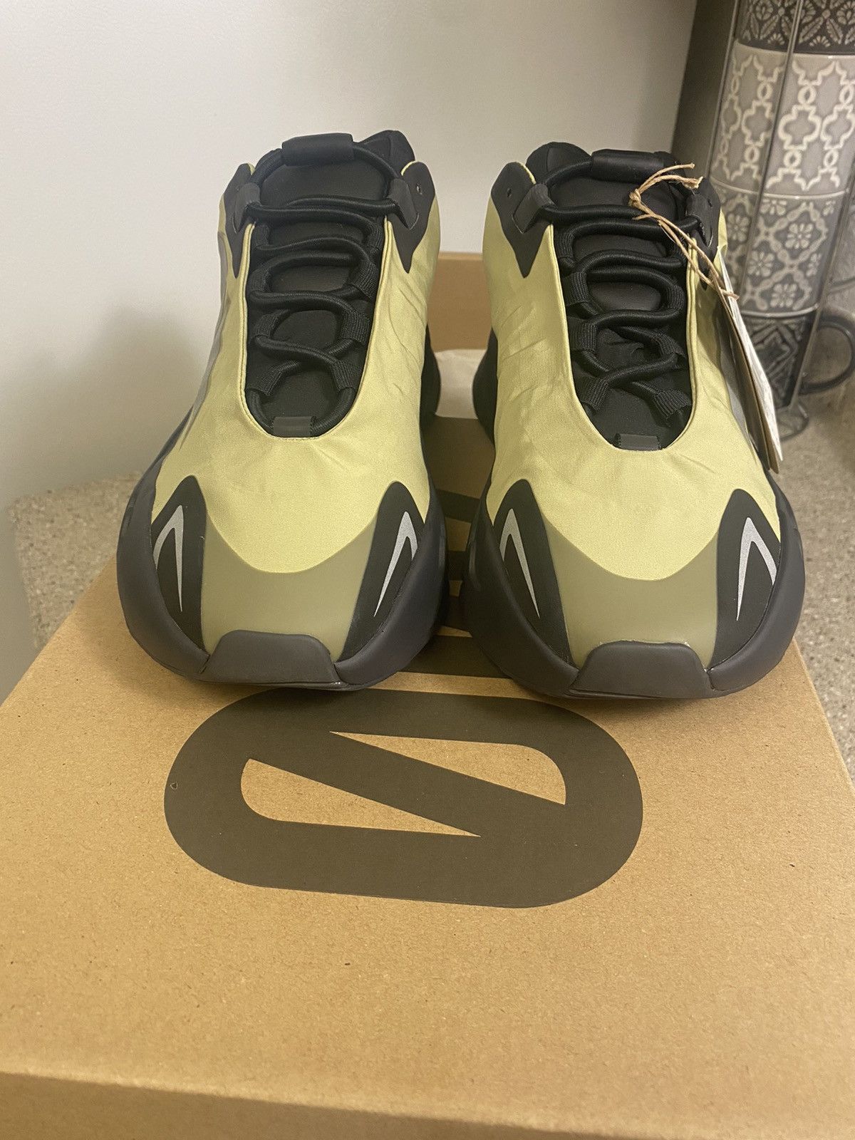 Yeezy adidas Yeezy 700 MNVN ‘Resin’ size9.5M DS w OG All Size US 9.5 / EU 42-43 - 10 Thumbnail
