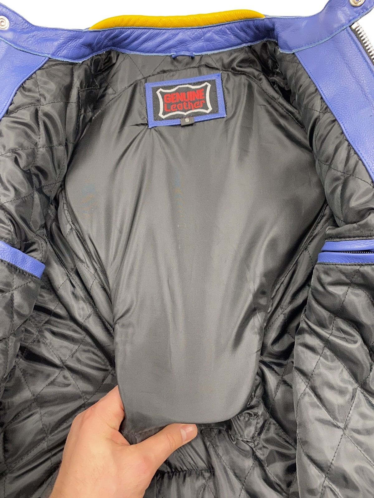 Yamaha VINTAGE RACING LEATHER JACKET VALENTINO ROSSI STYLE Size US S / EU 44-46 / 1 - 9 Thumbnail
