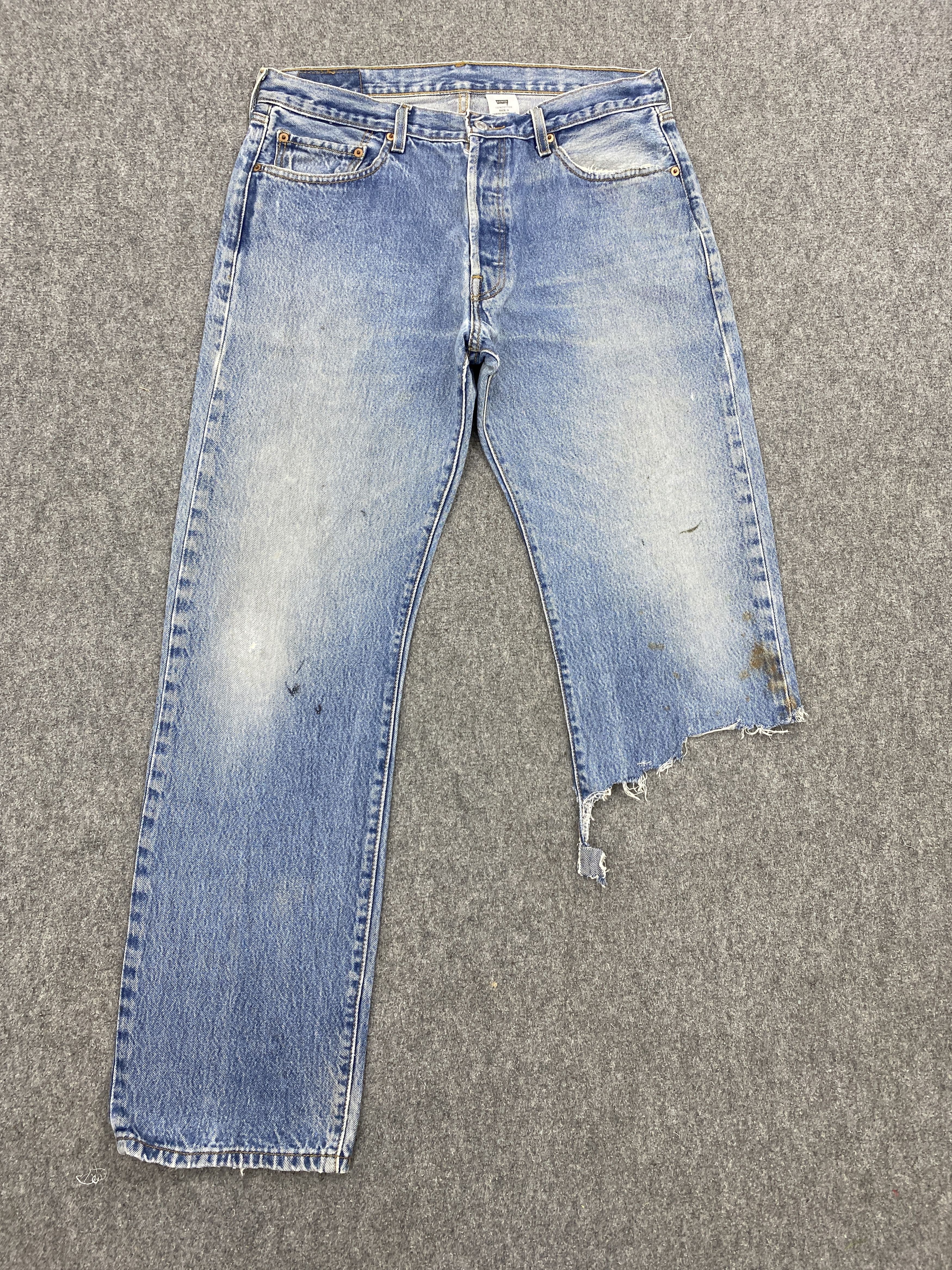 Vintage Levis 501 Ripped Jeans DP2662