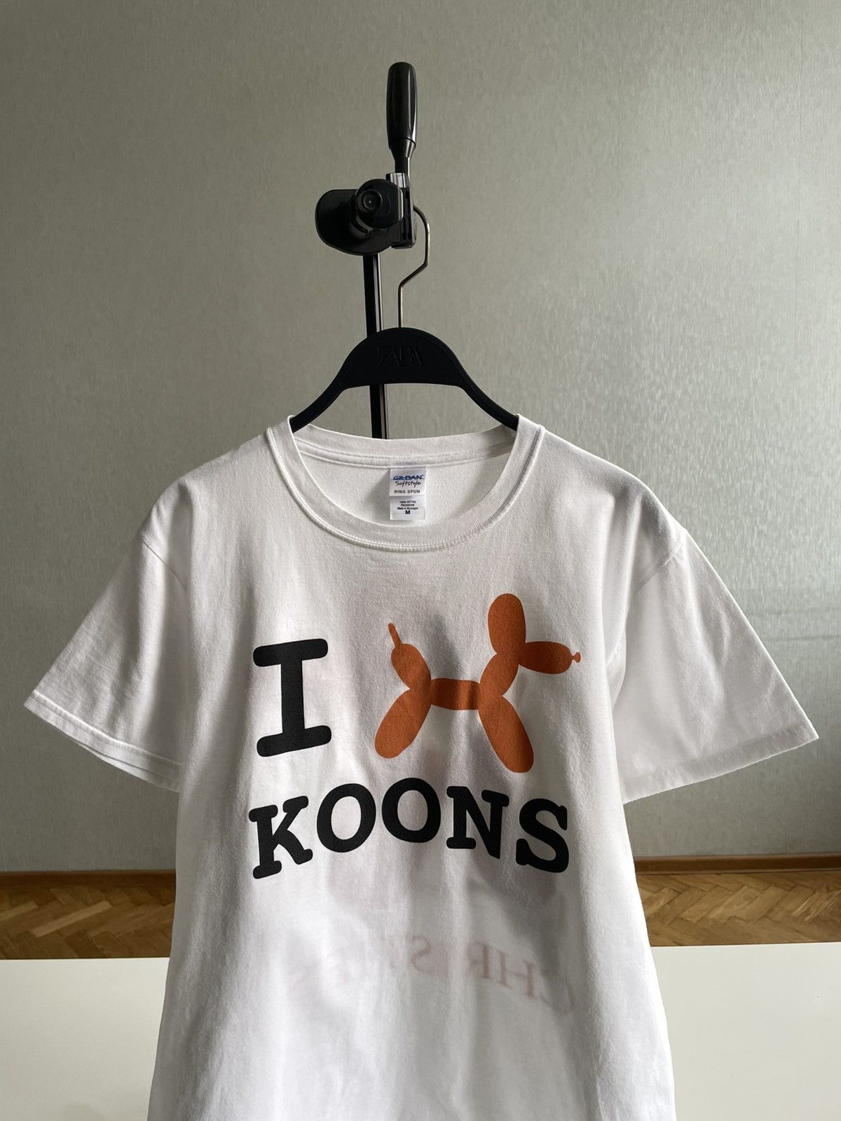 Gildan 2013 Christie’s: Selling of The Balloon Dog: Jeff Koons Tee Size US M / EU 48-50 / 2 - 11 Thumbnail
