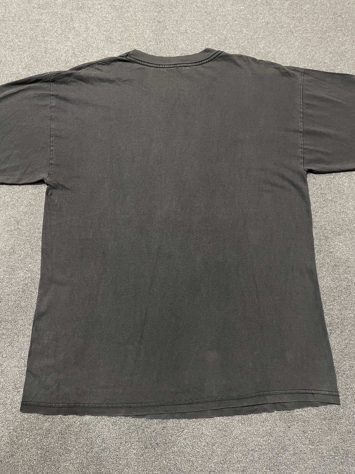 Vintage 90s Perfume Promo Une Touche de NAF NAF Tee Size US L / EU 52-54 / 3 - 4 Thumbnail
