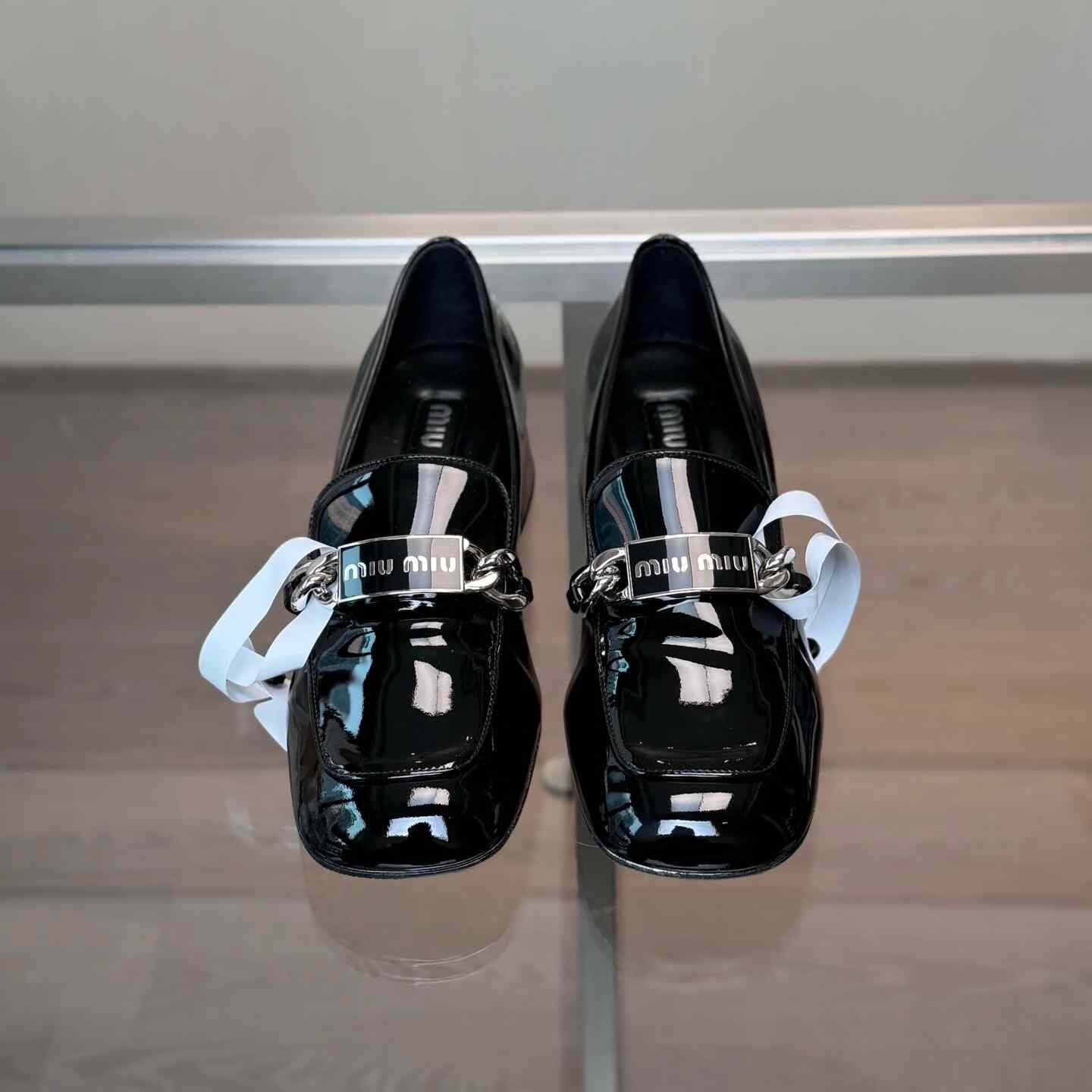 Miu Miu Miu Miu Patent Black Lowtop Sneakers 38 Women Size US 7.5 / IT 37.5 - 1 Thumbnail