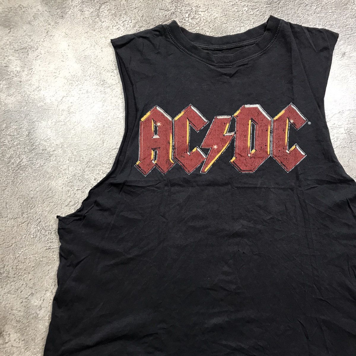 Vintage Vintage 90s AC/DC Band Tank Top Sun Faded Thrashed Grunge XL Size US XL / EU 56 / 4 - 2 Thumbnail