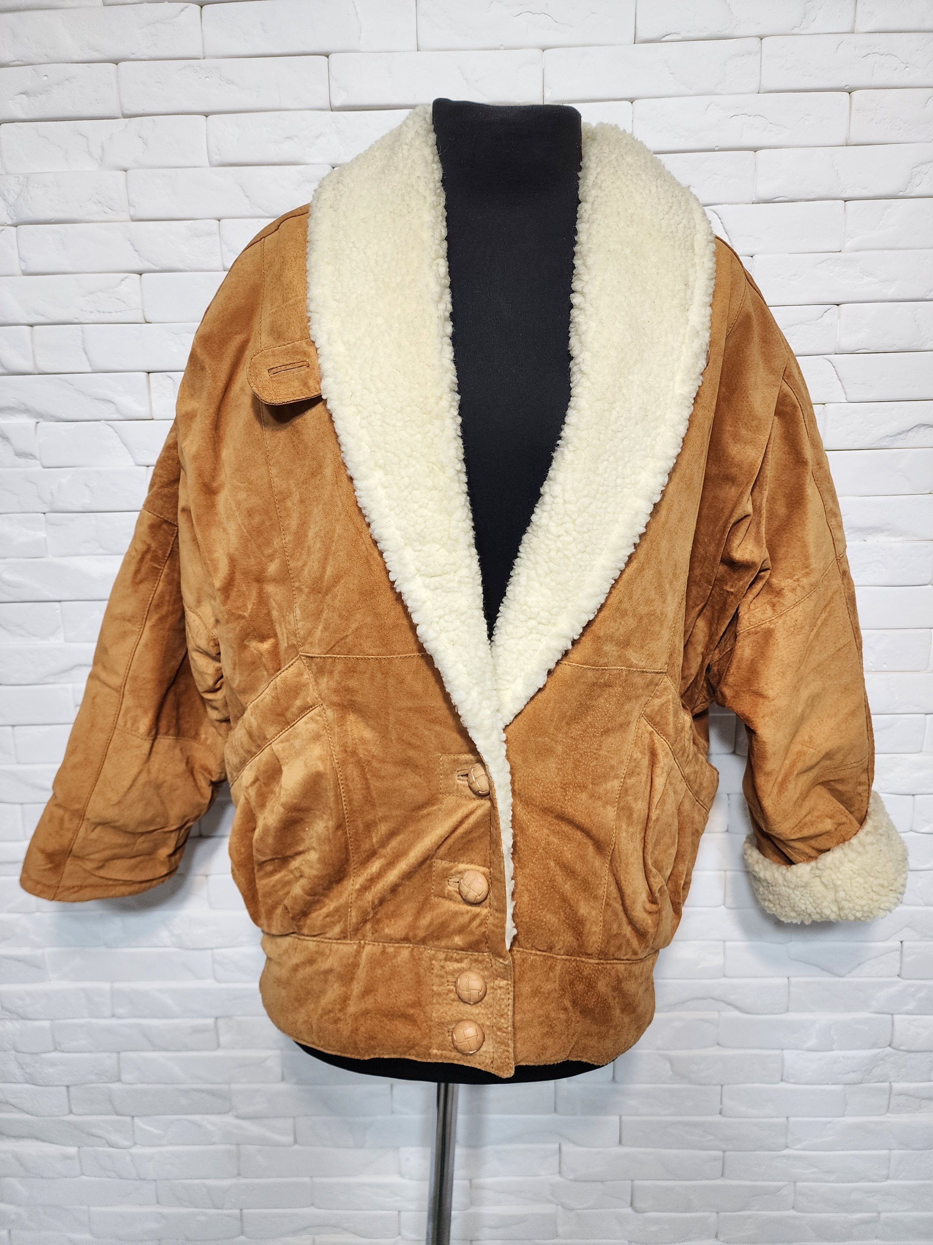 Genuine Leather Brown Women's Fur Jacket: Women's Vintage Button Coat Size M / US 6-8 / IT 42-44 - 1 Thumbnail