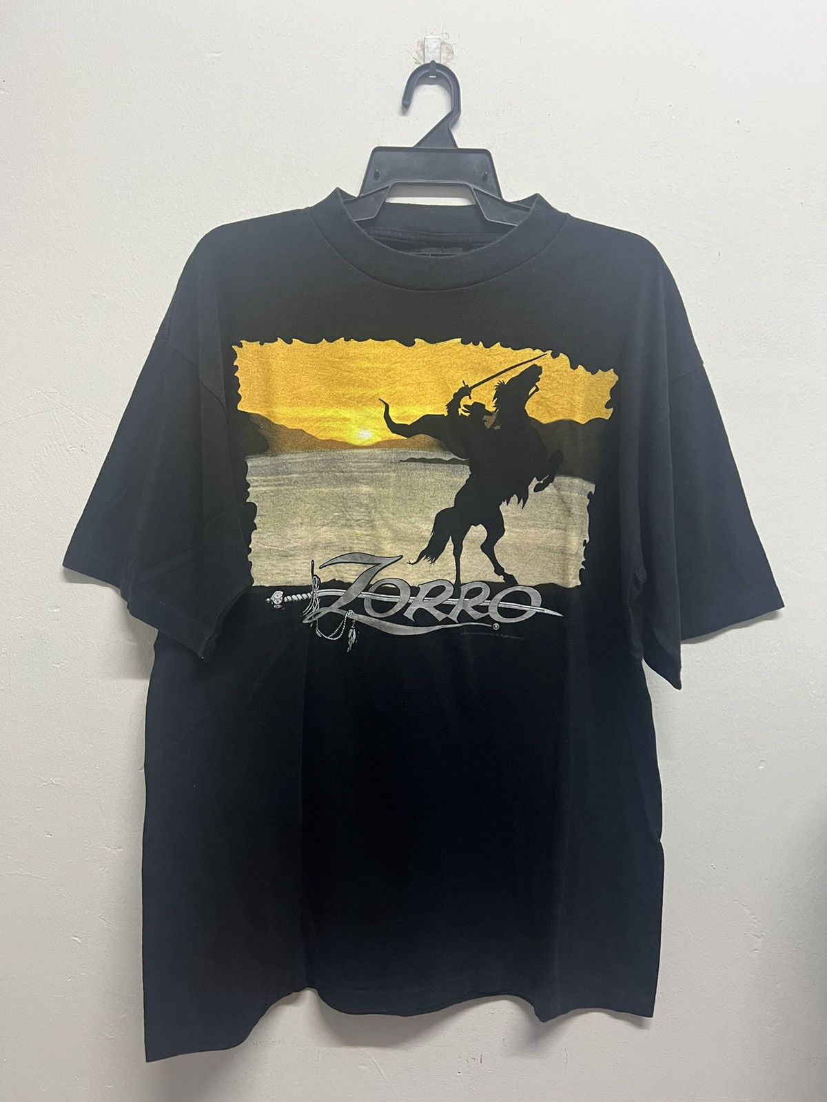 Vintage Vintage 90’s Zorro Antonio Banderas Movie Tee Size US XL / EU 56 / 4 - 1 Thumbnail