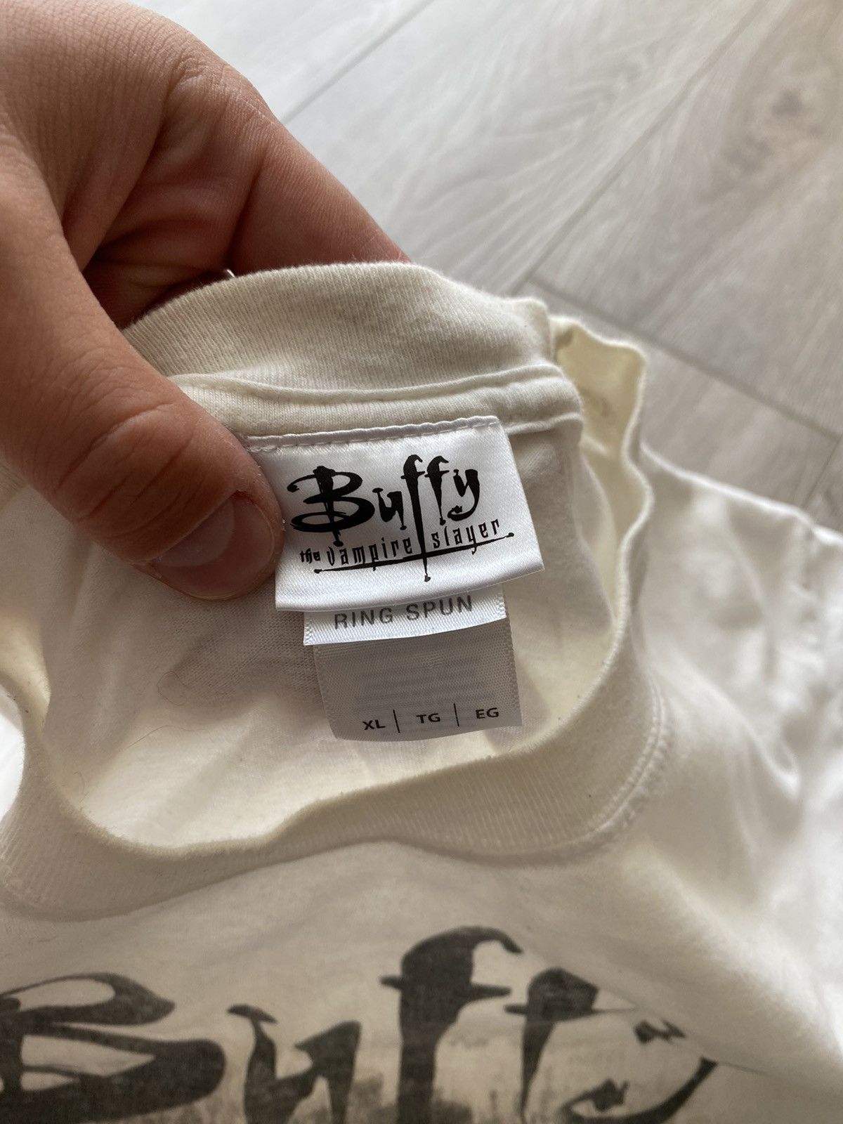 Vintage Vintage Buffy the Vampire Slayer Shirt Size US L / EU 52-54 / 3 - 5 Thumbnail