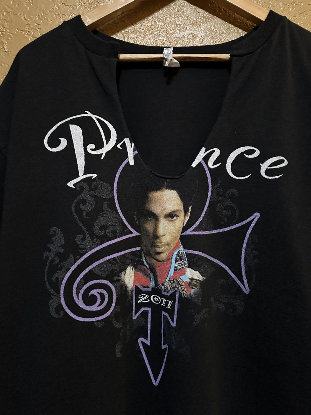 Band Tees ☔️ rare Prince 2011 The Forum tour tee shirt size large Size US L / EU 52-54 / 3 - 3 Thumbnail