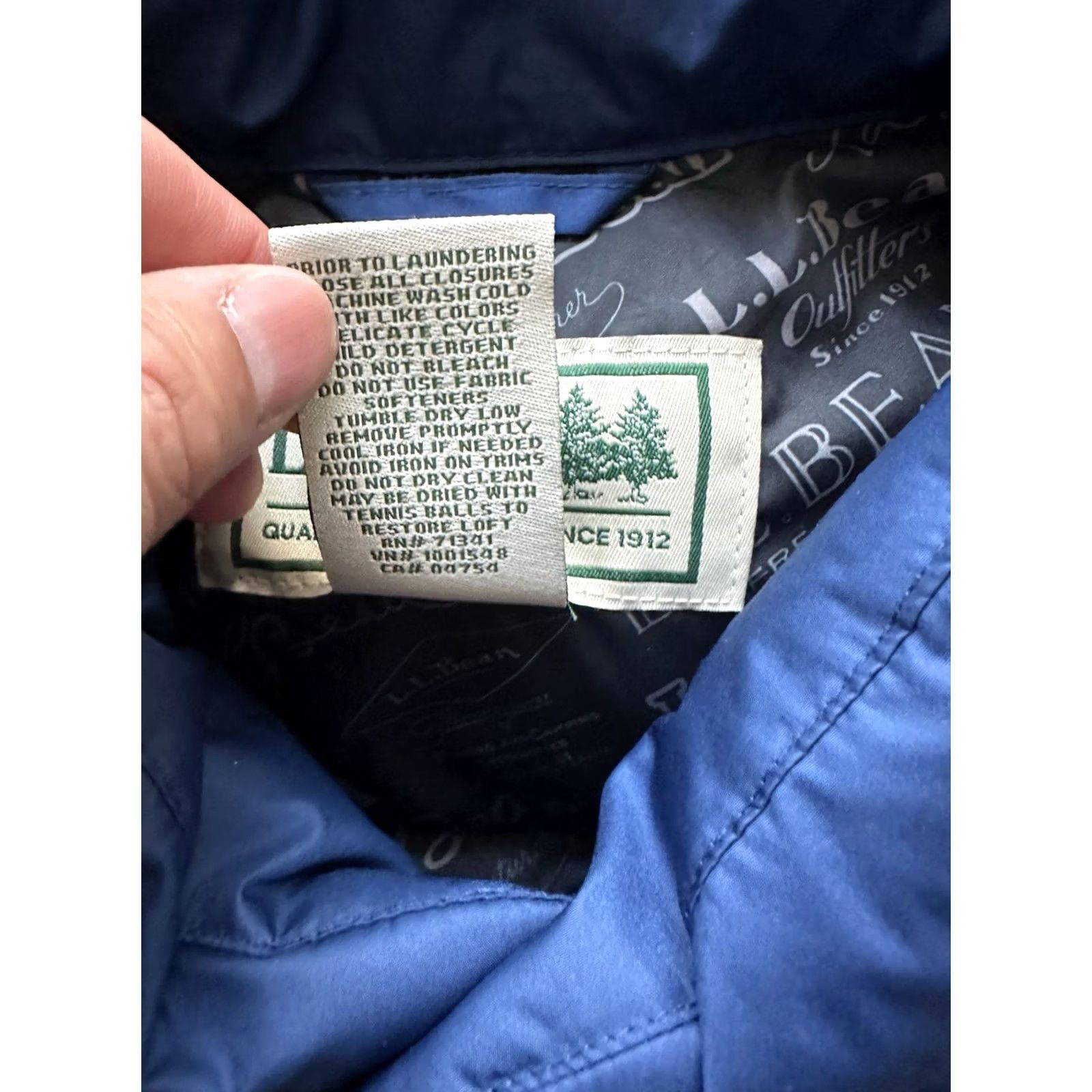 Vintage VINTAGE LL Bean Mountain Classic Down Puffer Vest Blue Mens XL Regular Full Zip Pockets 25.5” Chest 29” Length Rare NWOT Size US XL / EU 56 / 4 - 6 Thumbnail